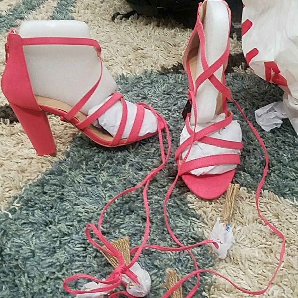 Express Coral tie Sandal sz  9